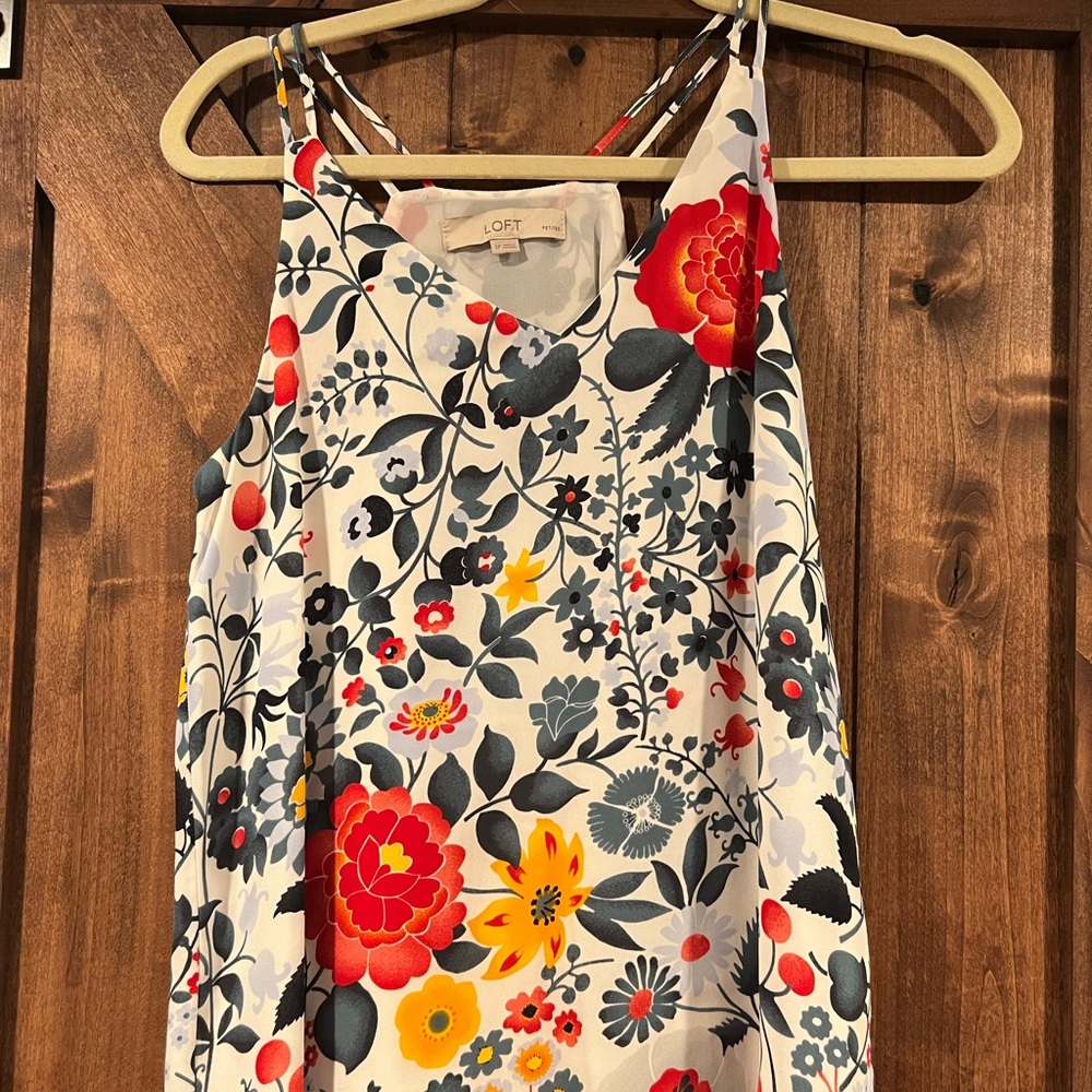 Ann Taylor Loft tank. Size SP.